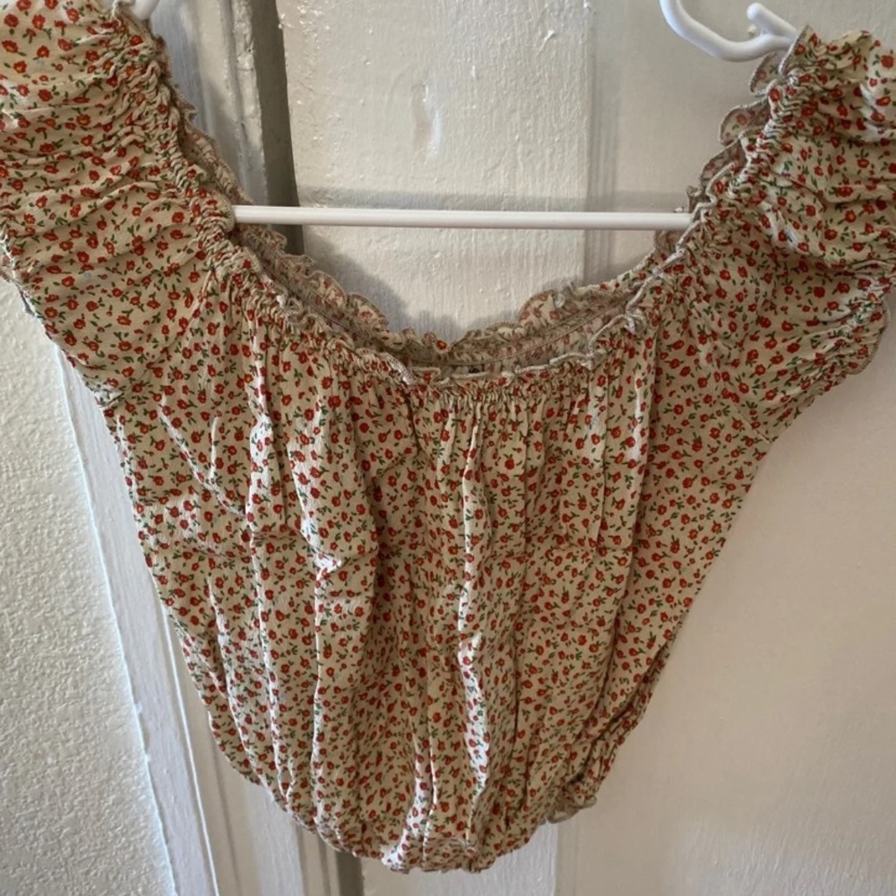 Brandy Melville off the shoulder crop top